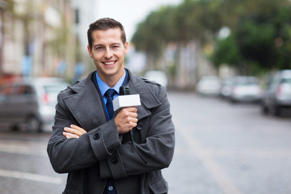 hwo to dress for tv broadcasting